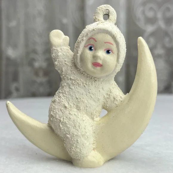 Vintage ALBERTA CERAMICS MOLDED Christmas Ornament SNOW BABIES Moon Sitting - Picture 6 of 9